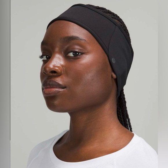 NWT Lululemon Run For It All Ear Warmer in Black - Picture 1 of 8